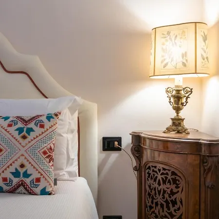 레지덴자 델 보르고 게스트하우스 4*