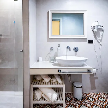 Dimora Del Cardinale - Authentic Historic 4*
