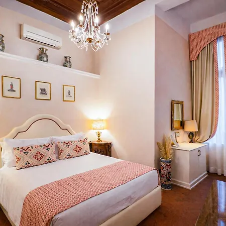 Dimora Del Cardinale - Authentic Historic 4*