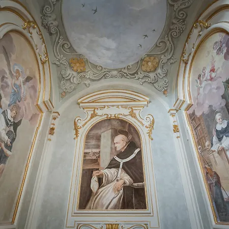 레지덴자 델 보르고 게스트하우스 4*